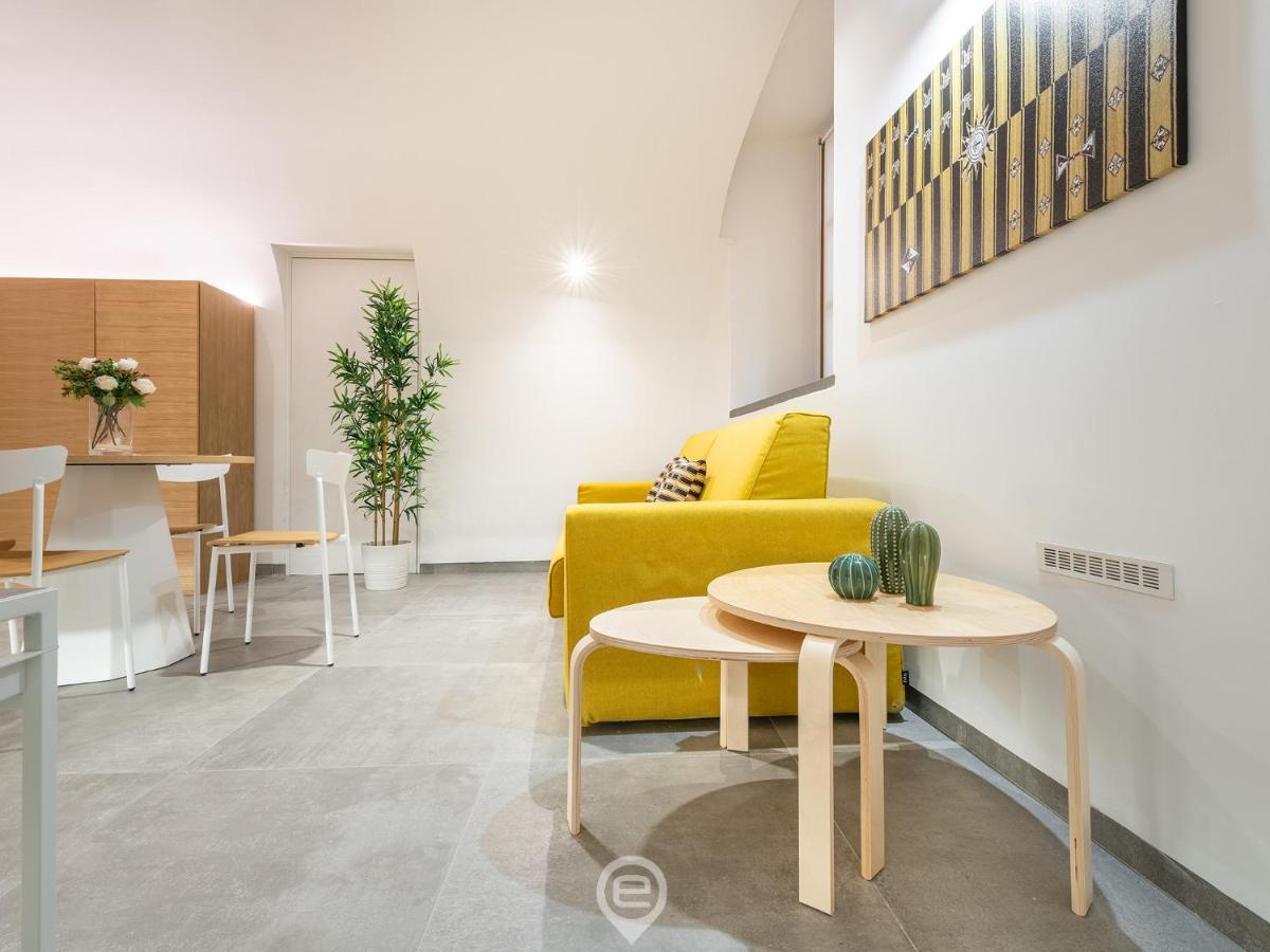 Casa Spada Apartments - City Centre Кальяри Экстерьер фото