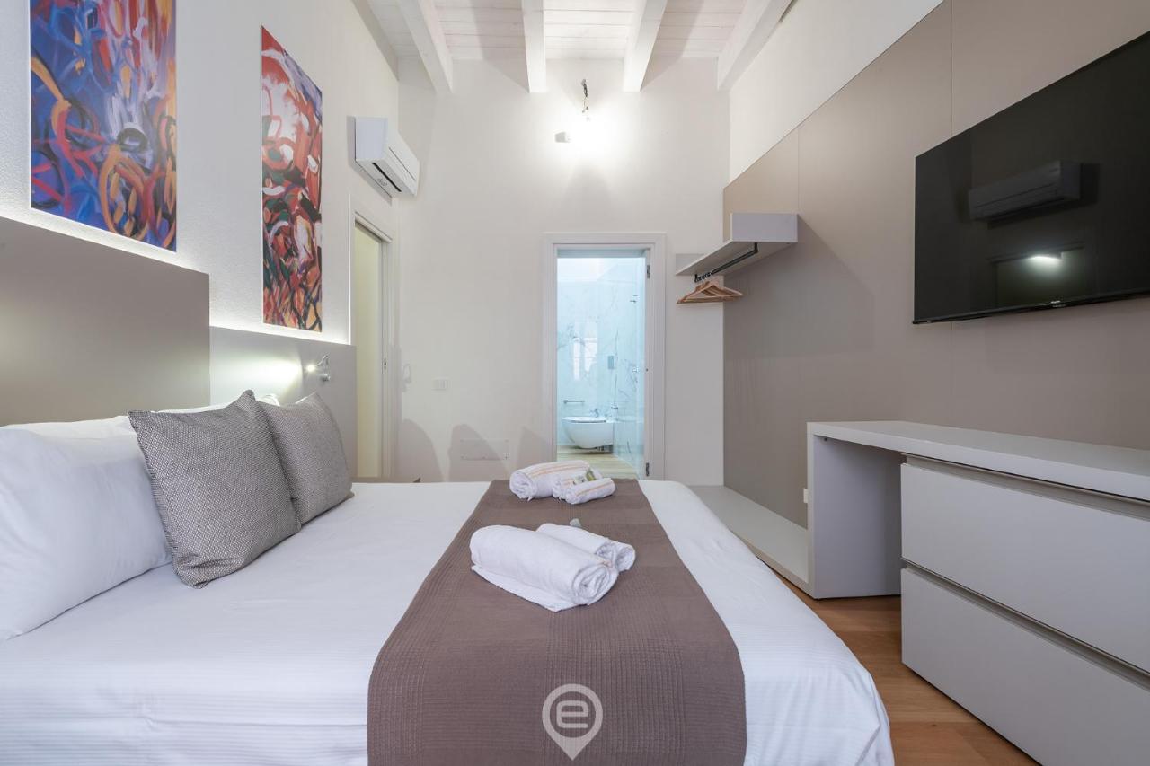 Casa Spada Apartments - City Centre Кальяри Экстерьер фото